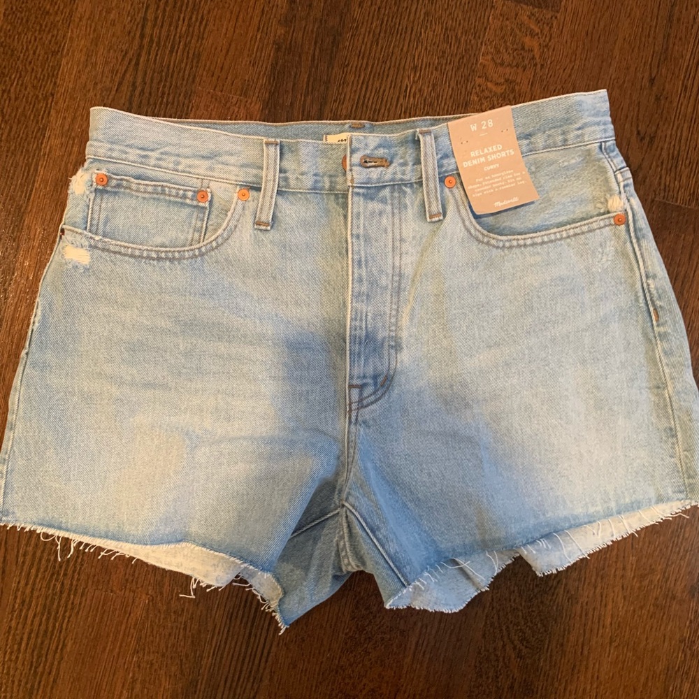 NWT Madewell size 28 (really size 30) cutoffs.